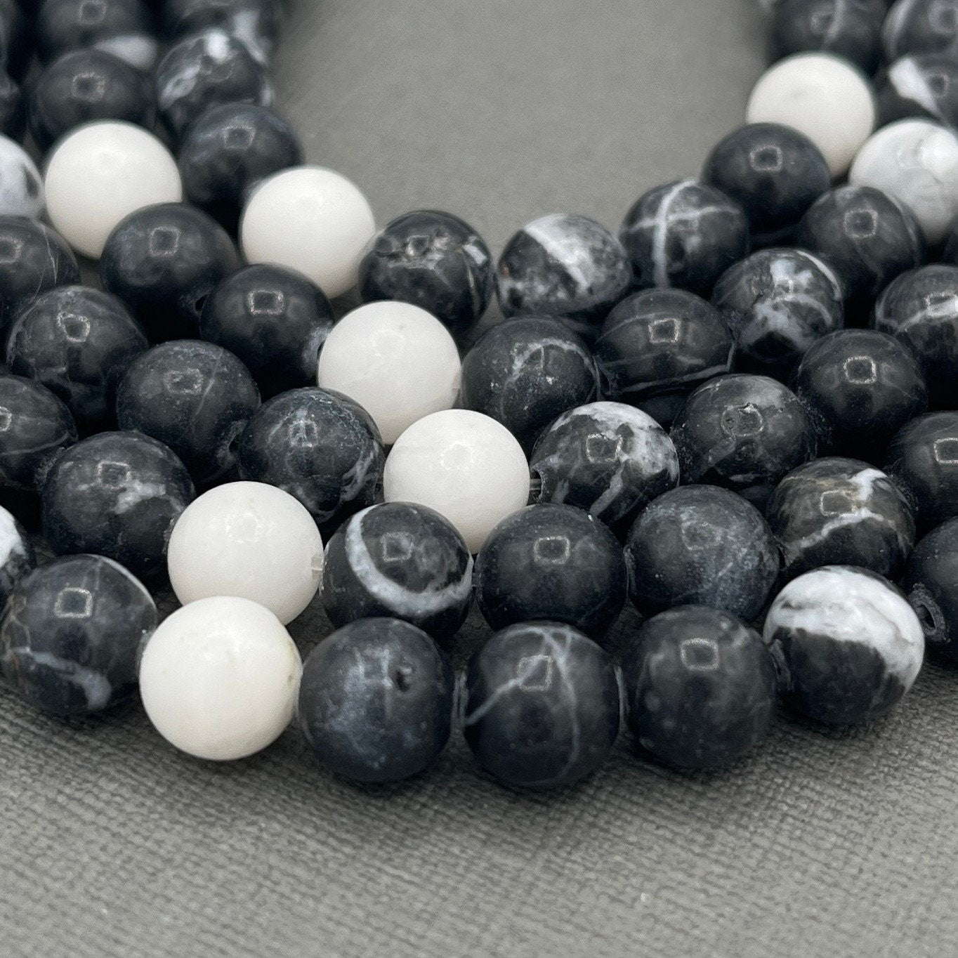 Natural 8mm Natural 8mm Gemstone Zebra Jasper Black and White Smooth Round Strand of Beads